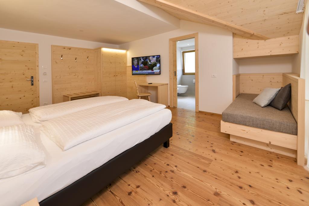 Hotel Silvana Сельва-ди-Валь-Гардена Экстерьер фото