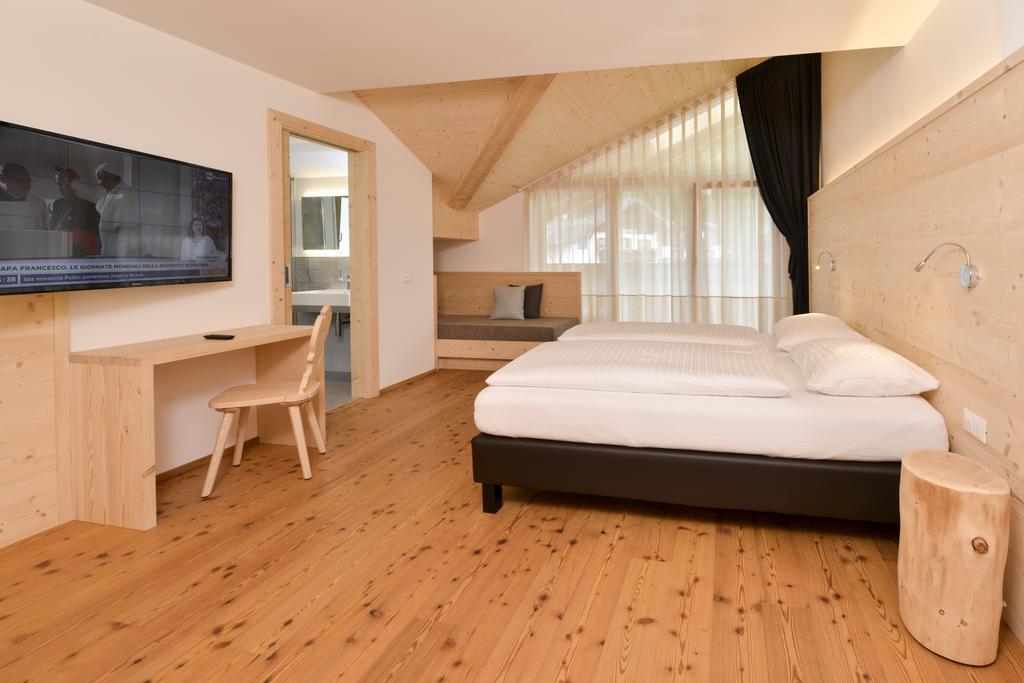 Hotel Silvana Сельва-ди-Валь-Гардена Экстерьер фото